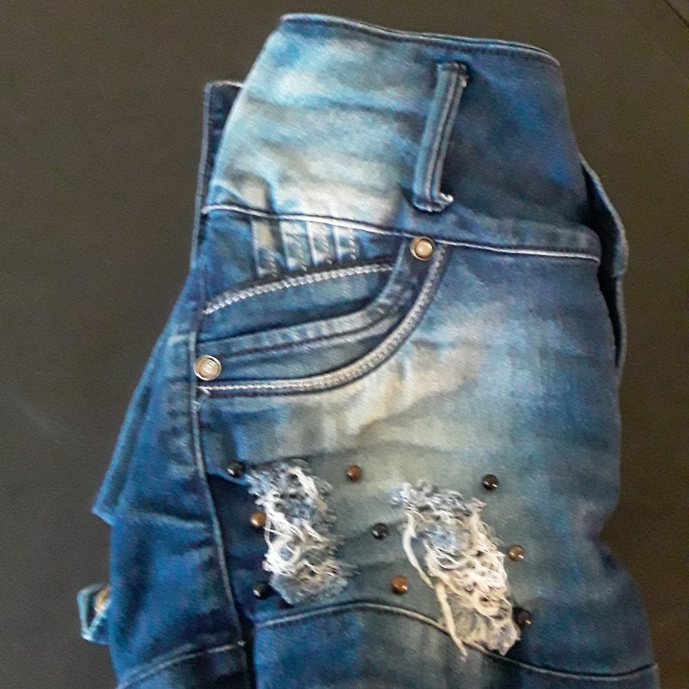 Overall - Picture 5 of 5
